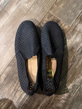 easy street Black Perforated Slip-On Women's Loafers